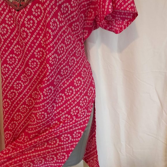 Traditional Indian Tunic in Pink, Gold and Black - Picture 2 of 4